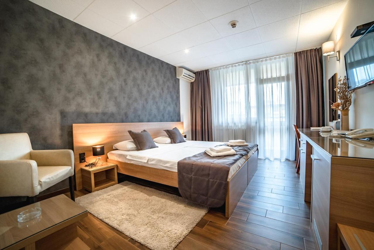 Double or Twin Room,1166124744:JPEG